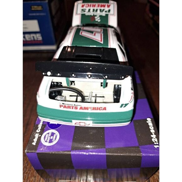 Vintage 96 Action Darrell Waltrip Part America Die Cast Nascar Race Car Bank - Picture 4 of 12